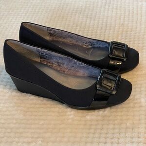 Anne Klein black wedge pumps